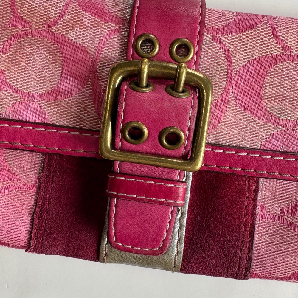 Coach Pink Signature Jacquard Wristlet Suede Trim Buckle Detail Wallet Y2K Vtg - Picture 3 of 9
